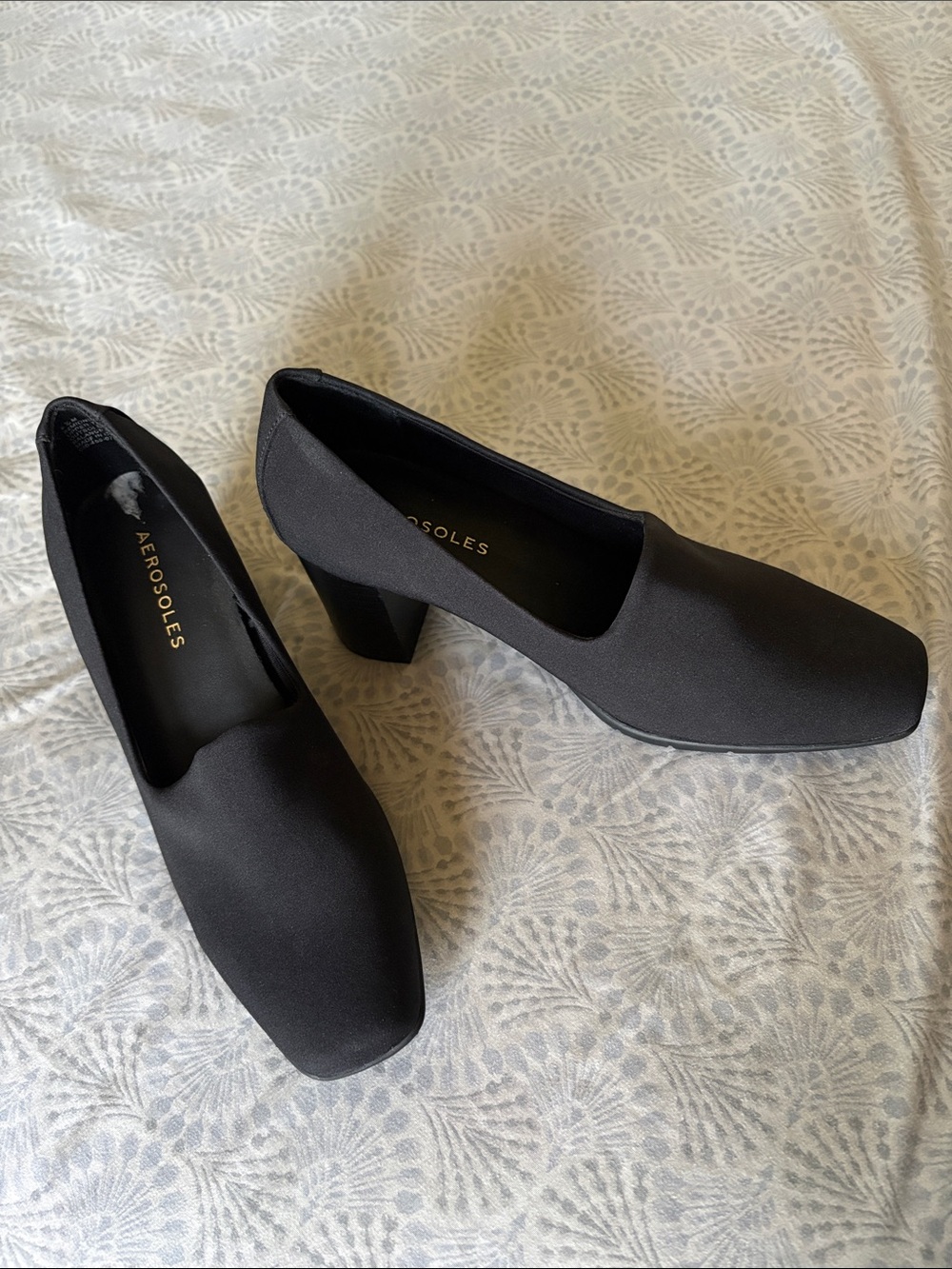 AEROSOLES Black Square Toe Block Heel Pumps
Size:6.5